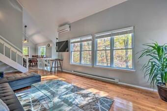Fun-filled Family Escape Steps To Lake Deck!