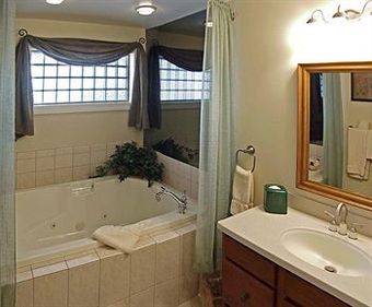 Bed & Breakfast Bird-in-hand Village Inn & Suites