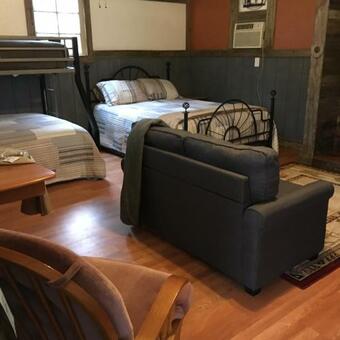 Hostal Old Western Bunk House Sleeps 9 - Trail's End Corral
