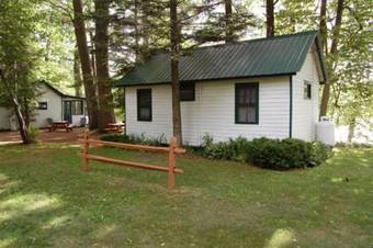 The Elms Waterfront Cottages