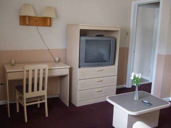 Royal Court Motel