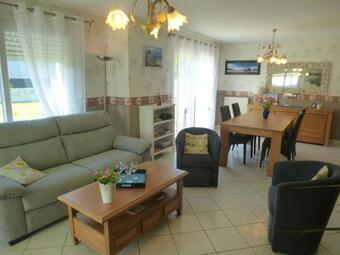 Comfortably Furnished Holiday Home With A Winter Garden