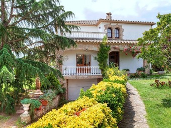 Villa Holiday Home Mas Vila 2
