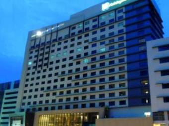 Hotel Holiday Inn & Suites Makati