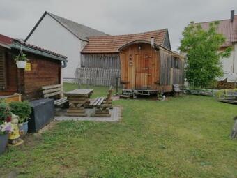 Sch�ferwagen Auf Dem Ferienhof Stark