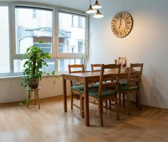 Apartamento Suiteable Living - Modern, Zentral, Balkon, Netflix