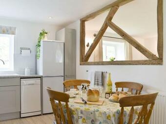 Cherry Cottage - Ukc3990