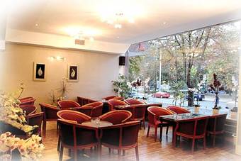Hotel Cosmos