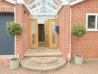 Hedgefield House