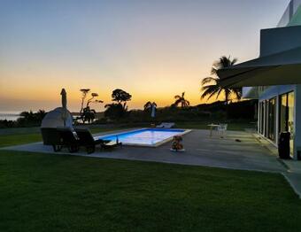 Bed & Breakfast Ocean Breeze Cove - Luxury Retreat