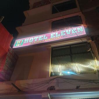 Oyo 84666 Hotel Eleven
