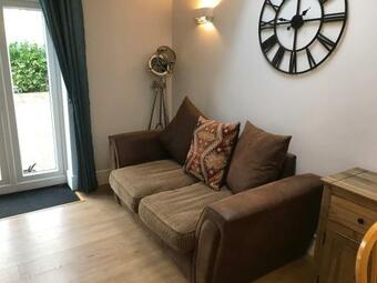 Apartamento Cozy Lodge With Private Garden And Bbq