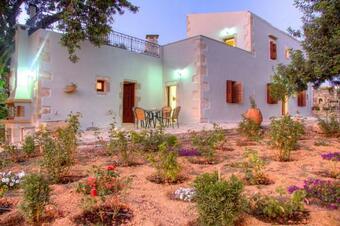 Villa Nikolaos