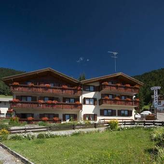 Hotel Villaggio Albergo Nevada