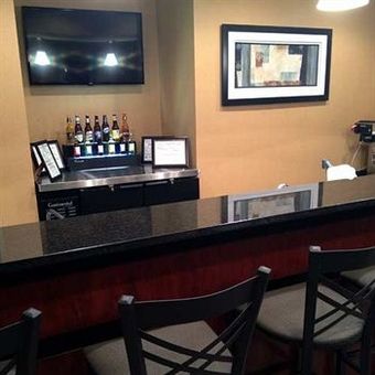 Cobblestone Hotel & Suites - Broken Bow