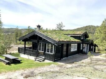 Beautiful Log Cabin- Perfect Situated For Hiking And Fishing