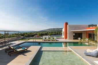 Villa Aori