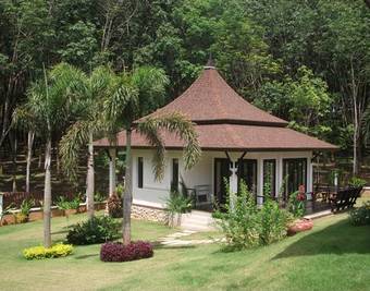 Hotel Leelawadee Garden Resort