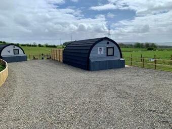 Lodge Thistle Pod - Glamping Pod With Hot Tub