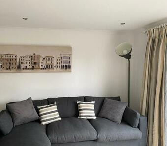 Penthouse Waterfront Apartment - St Neots