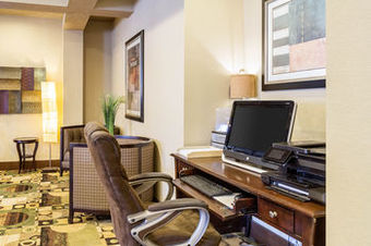 Hotel Holiday Inn Express Oakwood Village