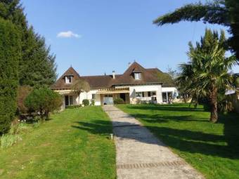 Hostal Chambres D'h�tes Le Saleix