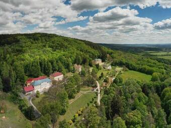 Hotel L�ze?sk� D?m Orl�k