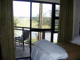 Hippo Hills 5 Bedroom Riverfront Ngwenya Lodge