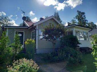 Mysig Stuga I Natursk�nt Omr�de.