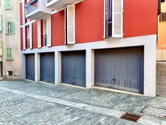 Aria Apartment - Free Parking & Train Station