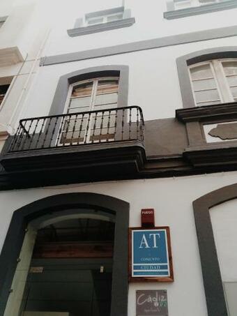 Cadiz Inn Suites & Apartments