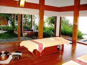 Hotel Eskaya Beach Resort And Spa
