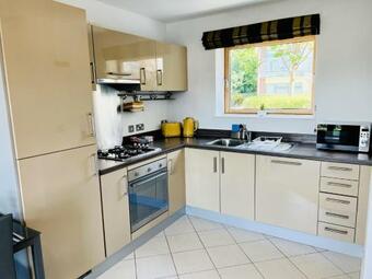 Contemporary - Bristol City Centre Apartment