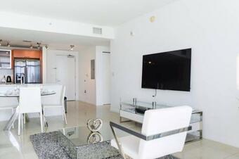 Apartamento Prestigious 1 Br Family Condo At Midblock Miami 812