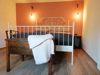 Casa Di Campagna Il Melo Tra Vigne E Noccioli.