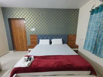 Hotel Kavuri Grand