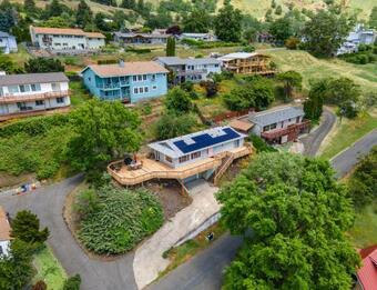 Point Lyle Home