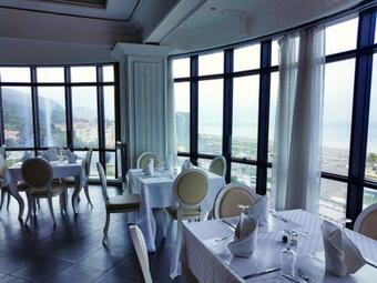 Hotel Raya Tichy