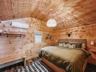 Brand New One Bedroom Cabin With Kitchen Minutes From Lake Hartwell Cabin 2