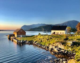 Villa Borgv�g - A Unique Seafront Villa In The Heart Of Lofoten