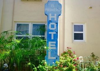 El Primero Boutique Bed & Breakfast Hotel