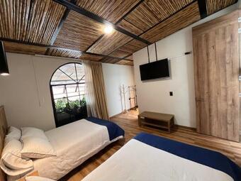 Bed & Breakfast Casa 121, Calle 121 No 7-18