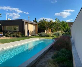 Casa De Dise�o Con Piscina En Girona.
