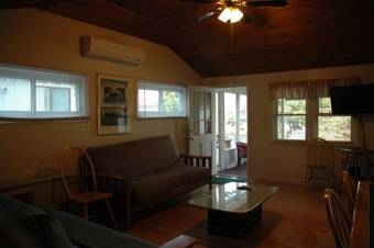 Hotel Channel Waterfront Cottages