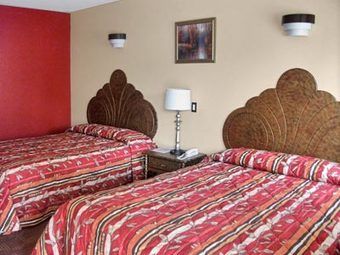 Hotel Pueblito Inn
