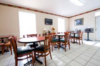 Hotel Admiralty Of Plantation Oaks