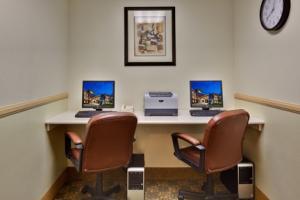 Holiday Inn Express Hotel & Suites Beaumont - Oak Valley