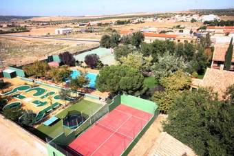 Layos Hostel - Camp