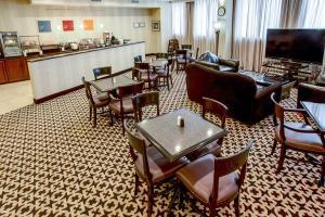 Hotel Comfort Inn And Suites Paramus