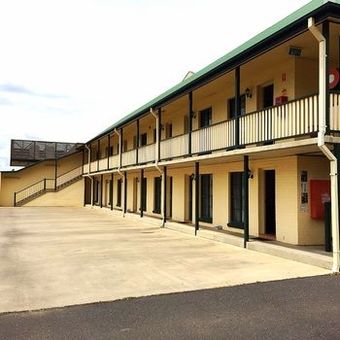 Hotel Town Square Motel